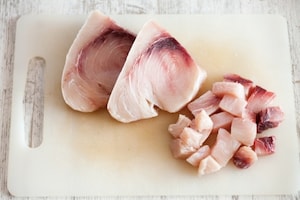 Preparazione Bocconcini di spada al pomodoro - Fase 1