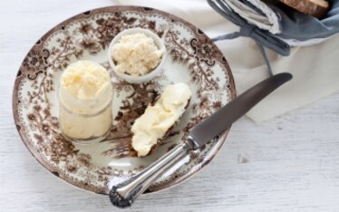 Burro composto al rafano