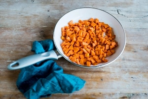 Preparazione Canederli di zucca, porro e salvia - Fase 1
