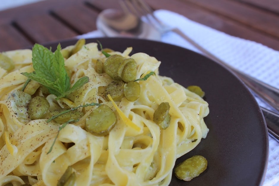 Fettuccine alle fave con crema al mascarpone ricetta