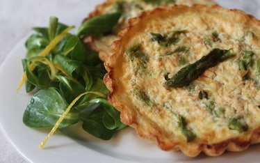 Quiche di asparagi in crosta di patate