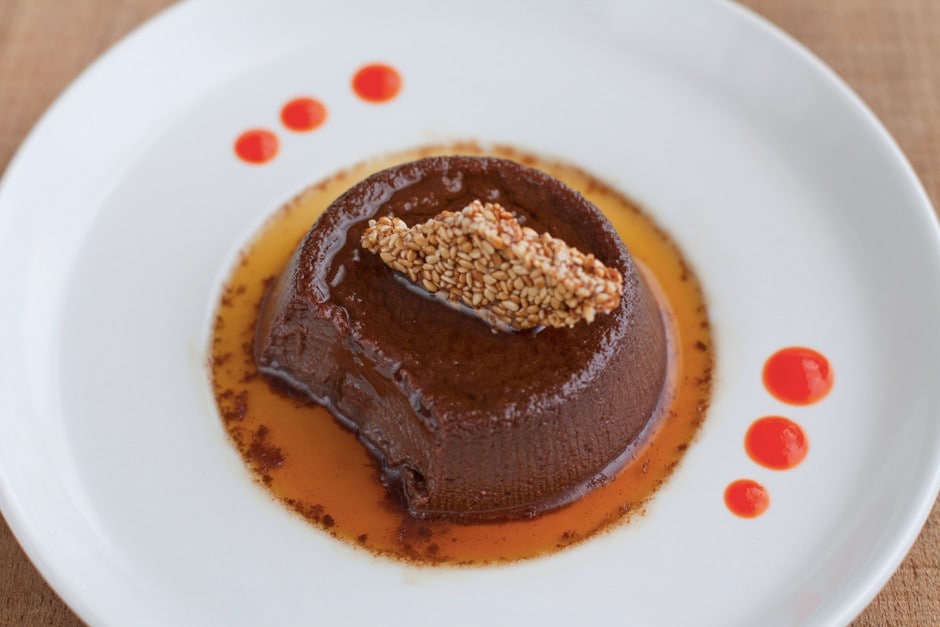 Budino al cioccolato, salsa al peperone rosso e vaniglia ricetta