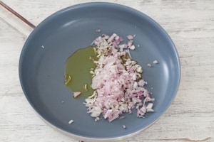 Preparazione Farfalle al salmone - Fase 1