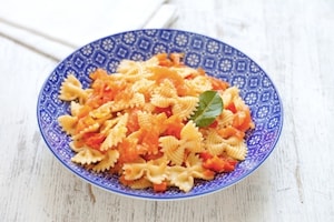 Preparazione Farfalle al salmone - Fase 3