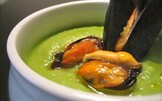 Vellutata di piselli con le cozze