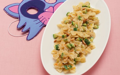 Farfalline ai fiori di zucca con coriandoli di zucchine