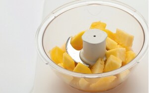 Preparazione Ghiaccioli all'ananas, mango e arancia - Fase 2