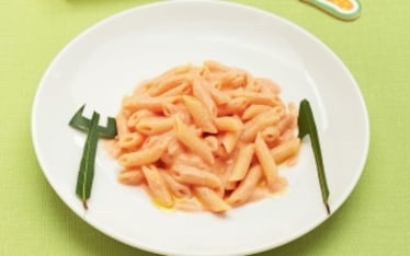 Pennette pomodoro e ricotta al profumo di alloro