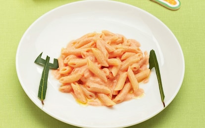 Pennette pomodoro e ricotta al profumo di alloro