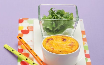 Flan di carote alle nocciole con insalatina mista