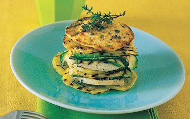 Millefoglie di pesce spada, zucchine e patate al timo