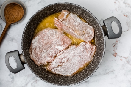 Preparazione Petti di tacchino alla bolognese - Fase 1 Preparazione Petti di tacchino alla bolognese - Fase 1