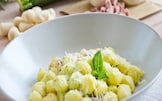 Gnocchi con zucchine, prosciutto e provola
