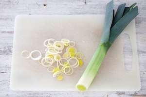 Preparazione Trofie ai porri, salsiccia e radicchio - Fase 1