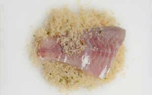 Preparazione Filetti di branzino con panatura ai pistacchi e arancia - Fase 2