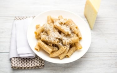 Rigatoni integrali con colatura di alici e pecorino