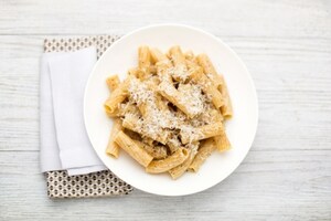 Preparazione Rigatoni integrali con colatura di alici e pecorino - Fase 3