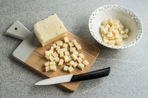 Preparazione Strozzapreti, pecorino romano e guanciale affumicato - Fase 1