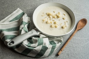Preparazione Strozzapreti, pecorino romano e guanciale affumicato - Fase 1
