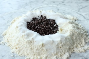 Preparazione Biscotti con gocce di cioccolato - Fase 3