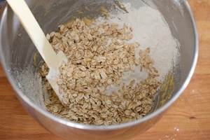 Preparazione Biscotti ai fiocchi d'avena con cioccolato e ananas - Fase 3