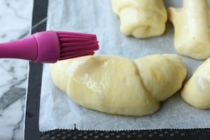Preparazione Brioche alla crema - Fase 6