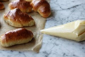 Preparazione Brioche alla crema - Fase 9