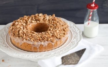 Ciambella soffice con mandorle pralinate