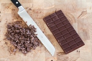 Preparazione Ciambella soffice con mandorle pralinate - Fase 4