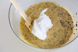 Preparazione Ciambella soffice con mandorle pralinate - Fase 5