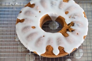 Preparazione Ciambella soffice con mandorle pralinate - Fase 7