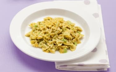 Farfalline con carota e zucca al pesto di zucchine e spinaci