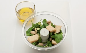 Preparazione Farfalline con carota e zucca al pesto di zucchine e spinaci - Fase 1