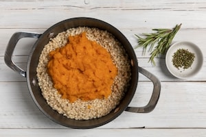 Preparazione Orzotto alla zucca con mandorle e rosmarino - Fase 2