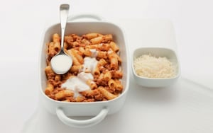 Preparazione Pasticcio di maccheroni con ragù e besciamella - Fase 3