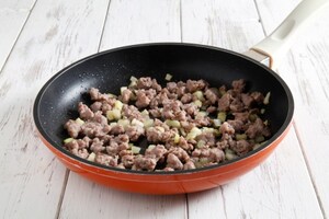 Preparazione Penne con briciole di salsiccia e insalata riccia - Fase 2