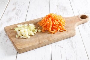 Preparazione Penne con briciole di salsiccia e insalata riccia - Fase 1