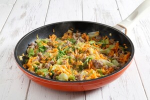 Preparazione Penne con briciole di salsiccia e insalata riccia - Fase 4