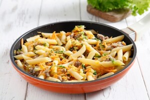 Preparazione Penne con briciole di salsiccia e insalata riccia - Fase 4