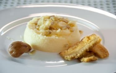 Polentina bianca con scaglie di castagne cotte e porcini fritti