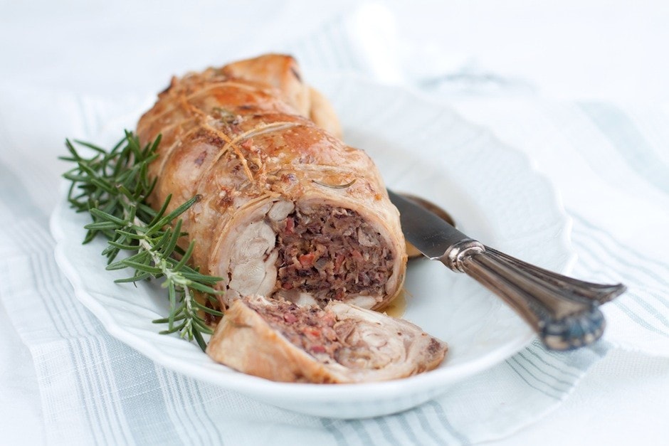 Rotolo di coniglio al radicchio e speck ricetta