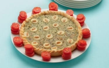 Torta di bietoline e ricotta con pomodorini