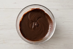 Preparazione Quadrotti al cioccolato fondente, mou e fior di sale - Fase 3