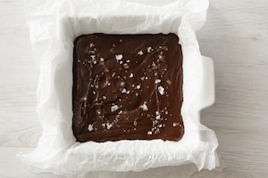 Preparazione Quadrotti al cioccolato fondente, mou e fior di sale - Fase 4