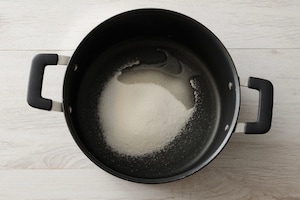 Preparazione Quadrotti al cioccolato fondente, mou e fior di sale - Fase 2