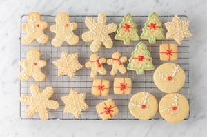 Preparazione Biscotti di Natale decorati - Fase 5