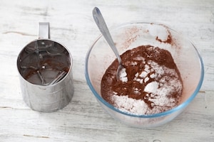 Preparazione Torta glassata al gianduia - Fase 1