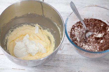 Preparazione Torta glassata al gianduia - Fase 2 Preparazione Torta glassata al gianduia - Fase 2