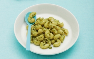 Maccheroncini al pesto leggero Maccheroncini al pesto leggero