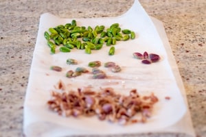 Preparazione Mendiant alla rosa - Fase 1